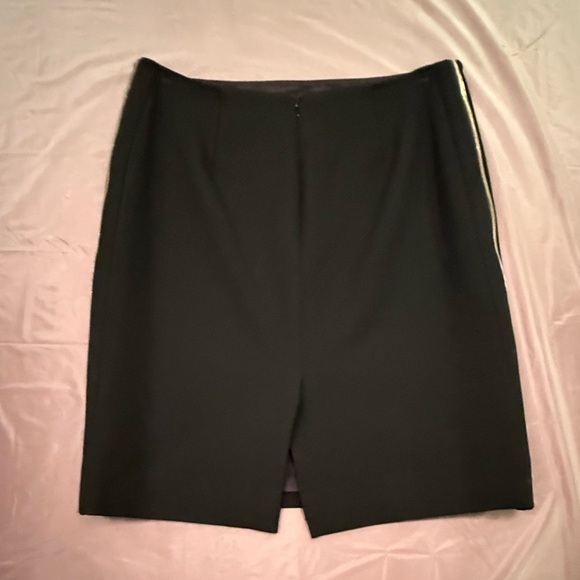 Etcetera by Carlisle Black and Gold Zipper Pencil Skirt Size 8/Medium MSRP $348 - Picture 4 of 9